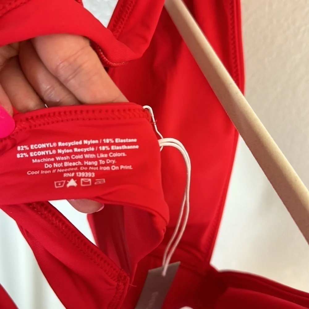 Everlane The Triangle Bikini Top in Bright Red NWT - Picture 10 of 11